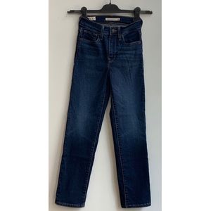 Levi’s High Rise Straight Jeans size 24